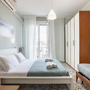 Guesthost - Yellowsunny Apartment With Two Balconies